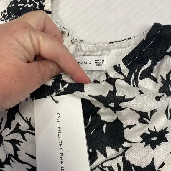 Faithful the brand linen mini dress
Faithfull the Brand size 8 (b19) - Picture 4 of 6